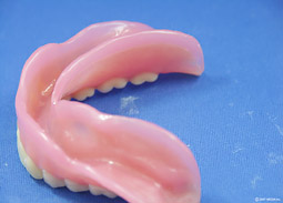 シリコン加工義歯
